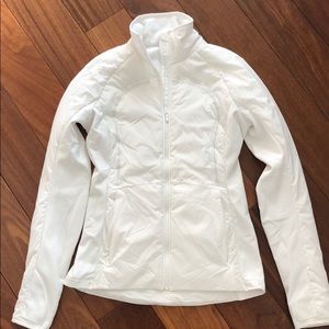 EUC Lululemon white lightweight puffer jkt. Size 6
